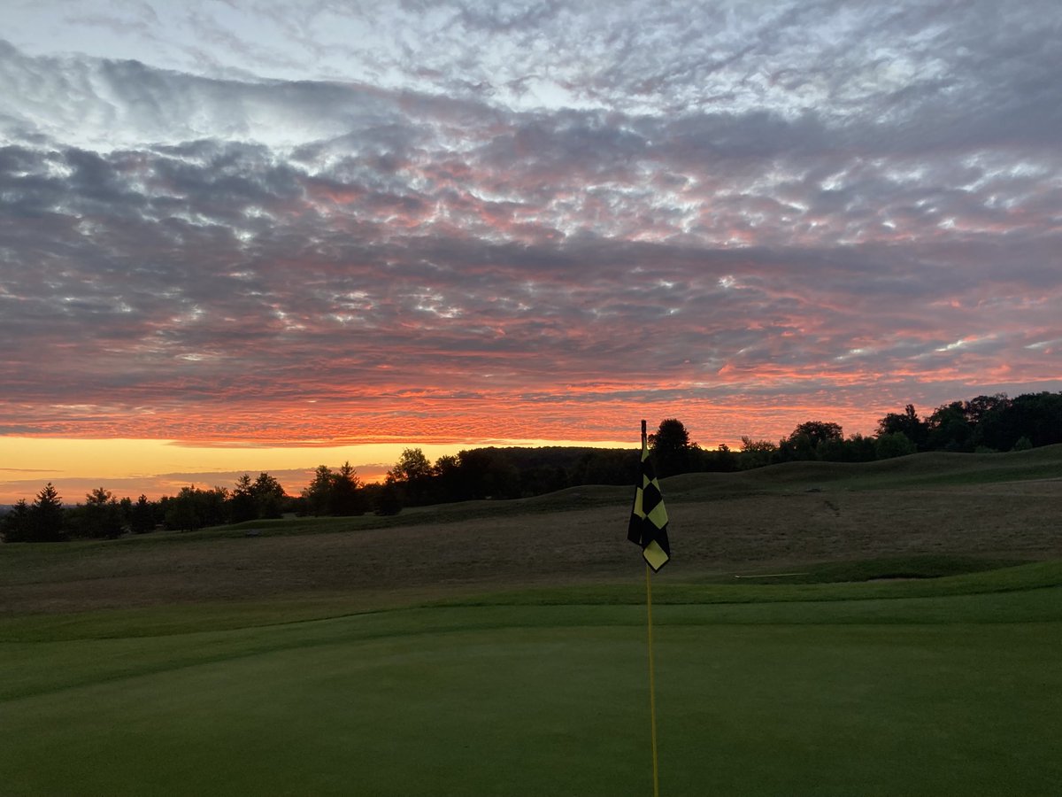 grahamjmarshall's tweet photo. #LowvilleGC, view from 3rd green @ 614am. Wonderful day https://t.co/FPlDBl7dY2