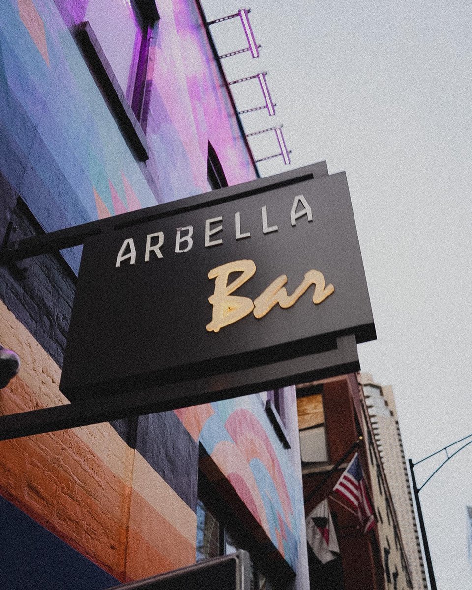 Closed every Sunday. See you kids tomorrow. ✌🏾 #arbellachicago

pc: dvvinci