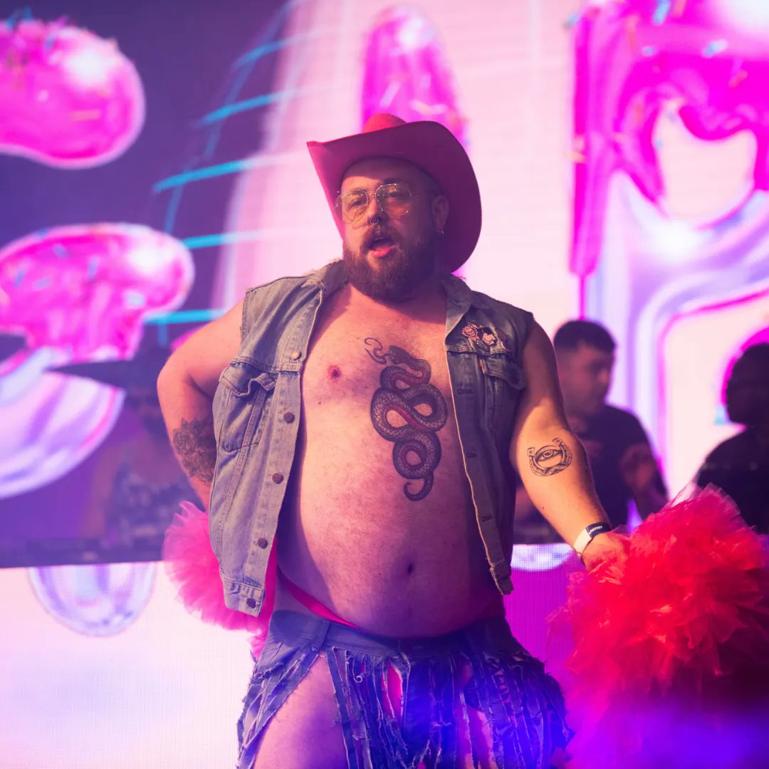 PrideBrighton's tweet photo. Queer joy at the Polyglamorous Dance Tent ❤️
We can't believe it's been one week already!
Featuring gogo dancers Wet Mess, Prinx Silva, Chardonnay, Dan Stanley and Lya.
Photo by Claire Leach
#WeAreFabuloso
#Polyglamorous
#BrightonPride
#LGBTQIA https://t.co/czA2Nywz71