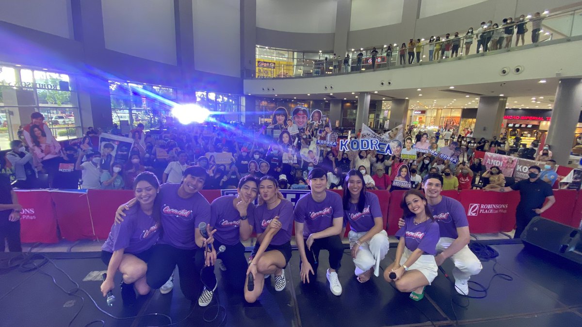 starhuntabscbn's tweet photo. Maraming salamat sa lahat ng fans na naki-bonding kasama ang #Connected cast sa Robinsons Las Piñas! https://t.co/Jy7AYByHUm
