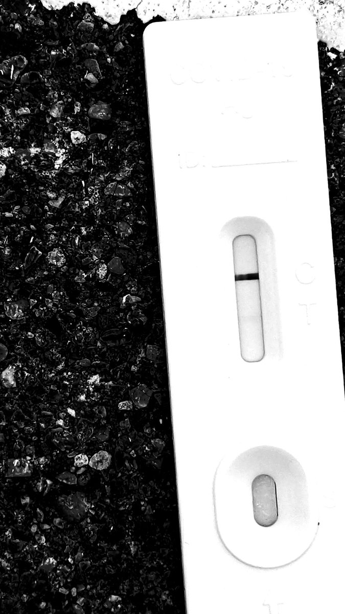 SonOfData's tweet photo. @konold ➡️ Foto auf schwarz-weiß
➡️ Helligkeit runter
➡️ Kontrast rauf

Positiv.

#Selbsttestanalyse #Selbsttest #COVID19 https://t.co/7UWB7ddS5v