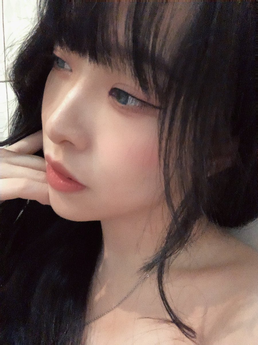 長大後才明白
有時候選擇善良
是一種自殘行為