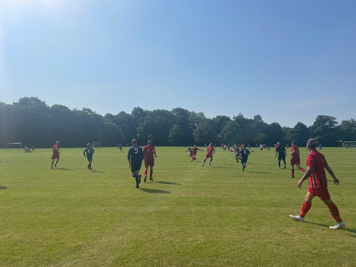 Opening game for Lancs and Yorks in the challenge cup saw us run out 9.0 winners against <a href="/RuffordPark/">Rufford Park Rangers</a>.

<a href="/SamSwarbz/">Sam Swarbrick</a>  ⚽️⚽️
Chris Mac ⚽️⚽️
<a href="/CGilmour93/">Connor Gilmour</a>  ⚽️⚽️⚽️ perfect 
Josh m ⚽️
<a href="/DomSwarbs/">Dom Swarbrick</a>  ⚽️ 

Mom <a href="/DomSwarbs/">Dom Swarbrick</a>  🔋 

#LNYFC #WEMOVE