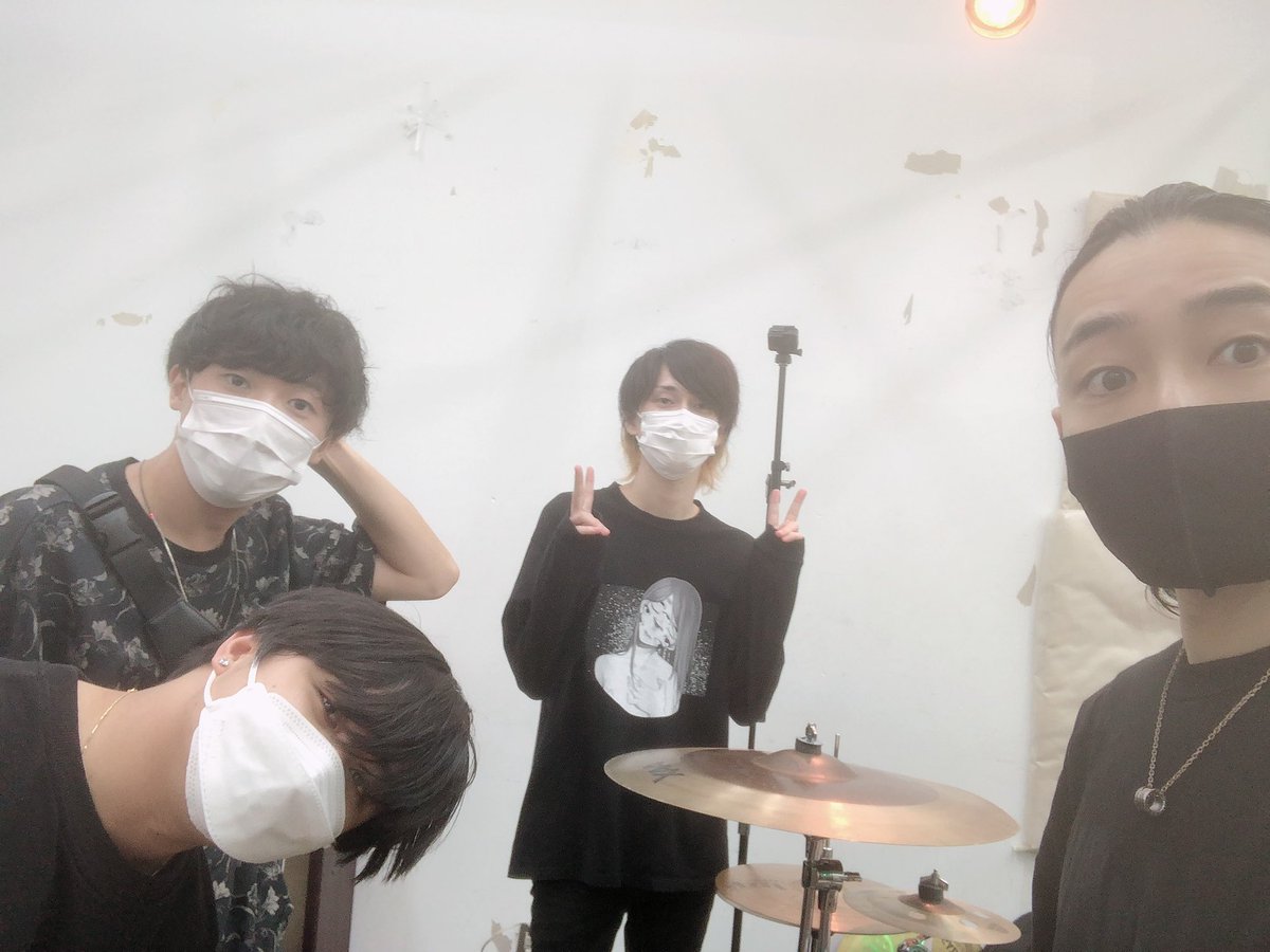 oneeyeclosedjp's tweet image. mudia.tv/event/2787
力及ばず、ファイナル通過とはなりませんでした。

1位通過は叶いませんでしたが、
これまでファンの皆さんにご協力頂いた1ヶ月間で私たちはたくさんの応援や団結力を感じました。
それが4人ともすごく嬉しいです。

本当にご協力ありがとうございました🙇🏻‍♂️
#1ix #OneEyeClosed