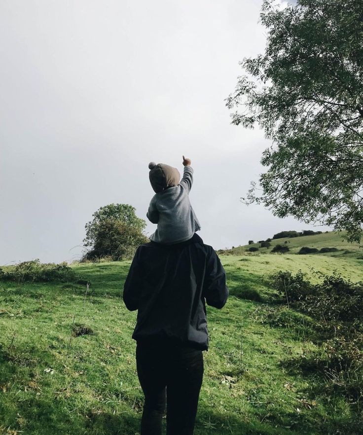 beIIewinter's tweet photo. feliz dia dos pais, meu amor
você é o homem que sempre sonhei para ser o pai dos meus filhos, eu te amo muito muito muito muito 🤍 https://t.co/miTgKhMd5G