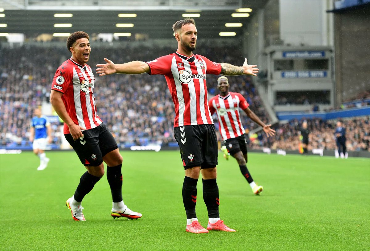 SaintsOnThisDay's tweet photo. #OnThisDay in 2021, @AdamArma9 scores on his debut for Southampton against Everton in a 3-1 defeat #saintsfc #efc https://t.co/8NRDoxE6Nt
