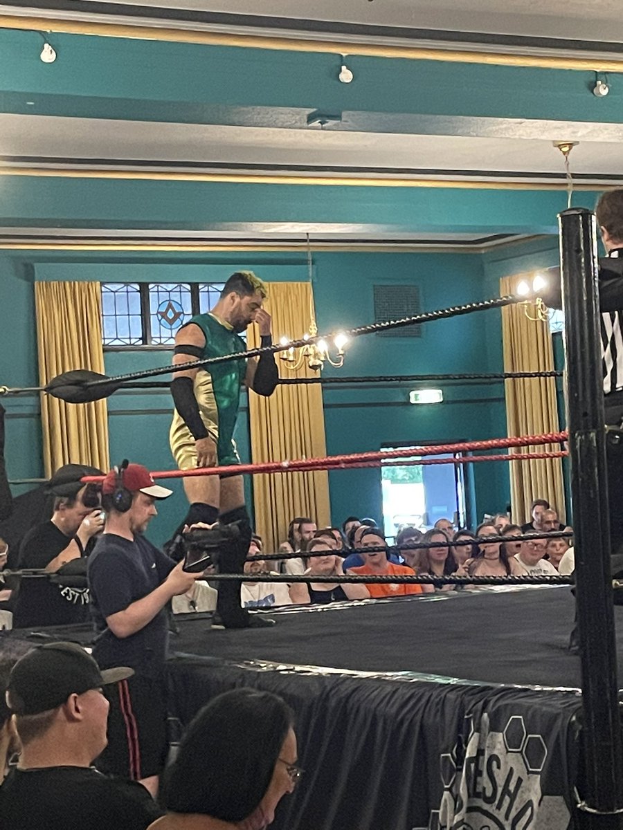 UncleRyanBANTZ's tweet photo. How amazing is @ThatDamnBailey’s new gear! Specially made by @sew_glo https://t.co/VmubedWjPk