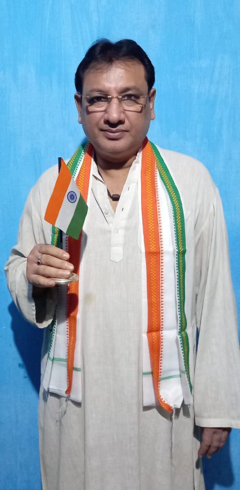 Saurav_AITC's tweet photo. ৭৫ বছরের স্বাধীনতা দিবসের পূণ্যলগ্নে অনেক অনেক শুভেচ্ছা আর অভিনন্দন রইল !! 

জয় হিন্দ 🇮🇳
বন্দে মাতরম্ 🙏 https://t.co/NxsS0bvCOm