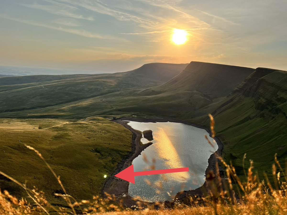 KCharlesIX's tweet photo. Pictures taken this morning at Llyn Fan Fach in Brecon. Anyone else up there today and seen some sort of green orb in their photos??? @BreconBeaconsNP @Brecon_News @NTBreconbeacons #GreenOrb https://t.co/ChB5dKqvW7