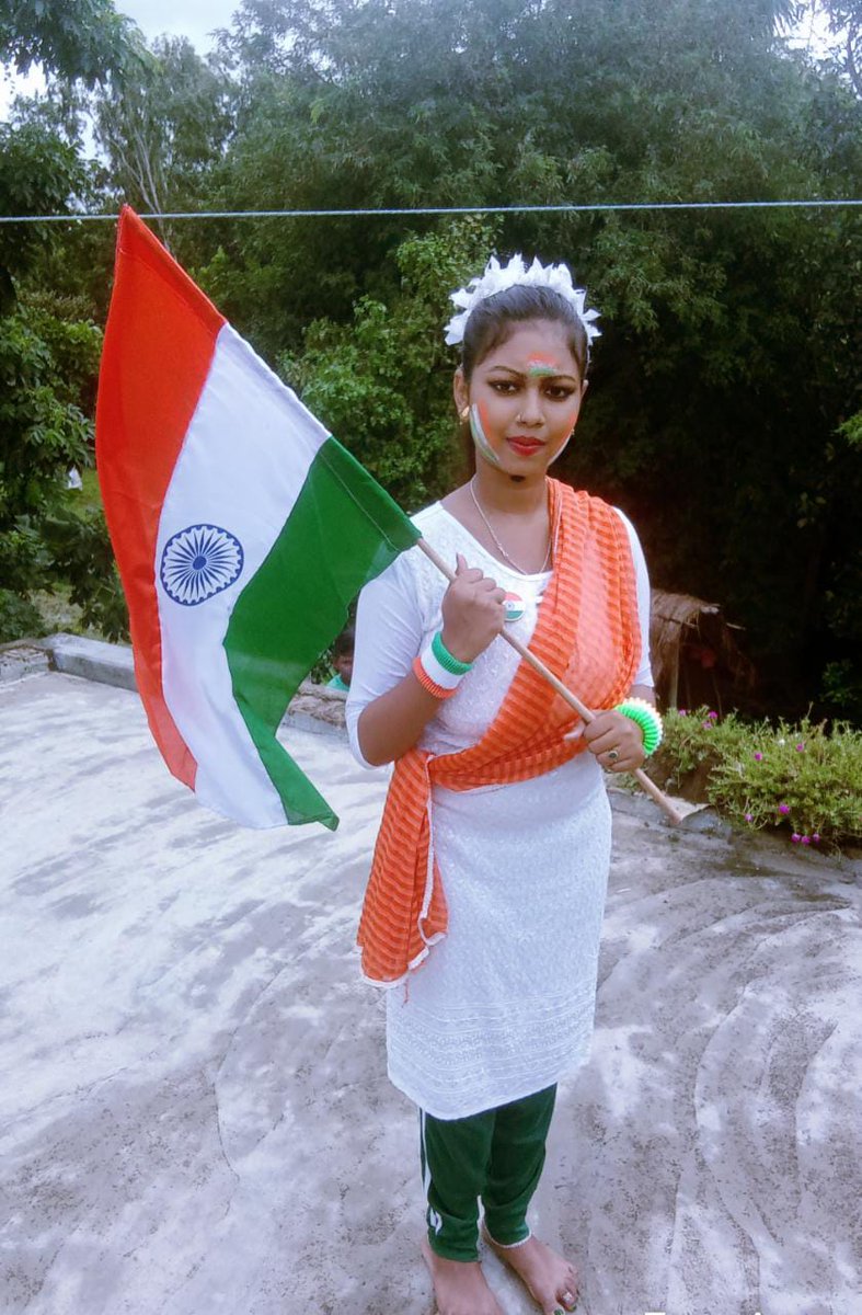 NssKanta's tweet photo. NSS volunteers are celebrating #AzadiKaAmritMahotsav and #HarGharTiranga by poster making, performing cultural events and flag distributing among local people. @_NSSIndia @_nssbu @rdnss_kolkata https://t.co/c6PdOWfp5o