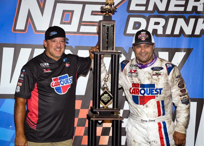 TonyStewart's tweet image. BIG win for @TonyStewart_Rcg last night at @KnoxvilleRaceway! @DonnySchatz just kept at it and found a way to win the #KnoxvilleNationals for the 11th time! Impressive. So proud of him and everyone on our race team who made this moment possible.