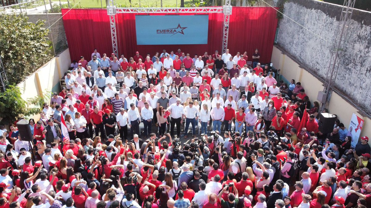 ArnoldoWiens's tweet photo. Gracias a todos por la enorme demostración de cariño y apoyo. Se vienen 120 días de caminar con todos ustedes por un Paraguay donde nuestros valores sean nuestra bandera. Este desafio lo asumo con el mayor compromiso con Dios, mi Patria, mi partido y mi familia.
¡Venceremos! https://t.co/bQV1pEltzf