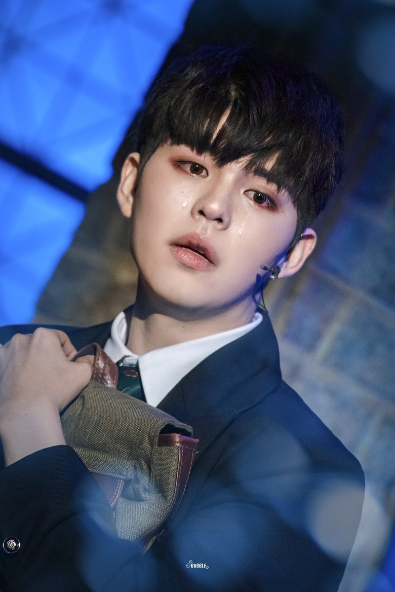 o_bubble_'s tweet photo. 220813 베어 더 뮤지컬
스페셜 커튼콜 'Ever After'
피터 - #윤석호

믿었었어, 너만을 https://t.co/JWHN4Hrfva