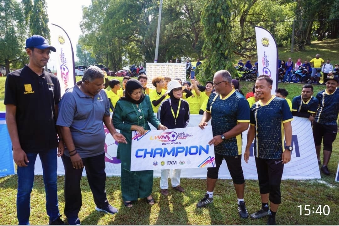 ppbswm_srikandi's tweet photo. Tahniah diucapkan kepada pasukan Pulau Pinang yang telah dinobatkan sebagai JUARA Liga Wanita Nasional Zon Utara.
#PPBSWM
#PersatuanPemainBolaSepakWanitaMalaysia
#LWN2022
#LigaWanitaMalaysia2022
#bolasepakwanitaMalaysia https://t.co/b6dRVYBOtS