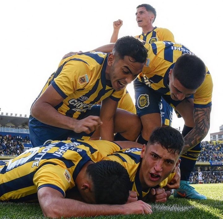 Desadeltw's tweet photo. Que mejor manera de arrancar el día que con este fotón. 💙💛 https://t.co/PlN7Ba329B
