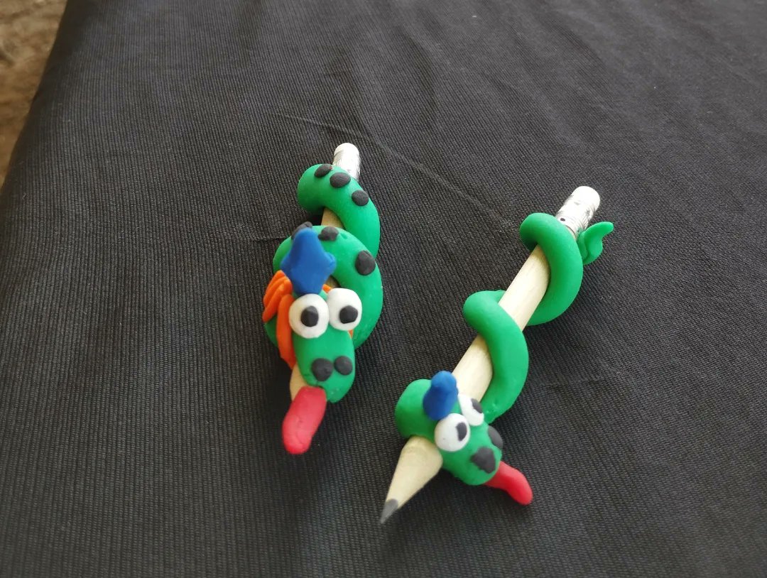 Un any més avui hem participat en els tallers del serpent dels menuts! 🐍💎

#serpentmanlleu #fmmanlleu22 #somdecau