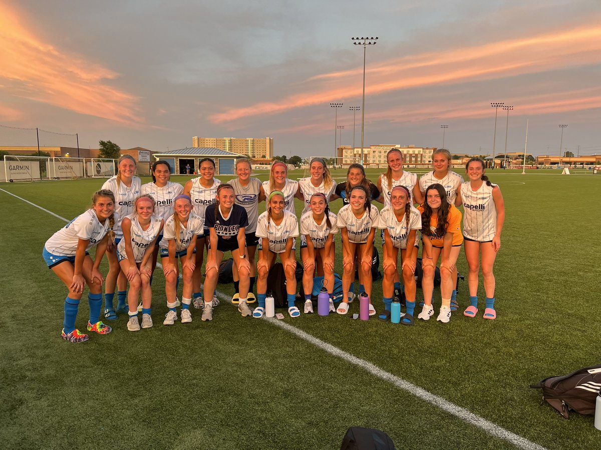 _PinnacleFC's tweet photo. WE ARE BACK!!  2 good performances to kickoff our Heartland league season yesterday!!  Even better, we got to see our Pinnacle alums @HollandHawkins2 (UMKC) and @abbim129 (Mid America Nazarene) at our matches. https://t.co/cyvT1tGMBa