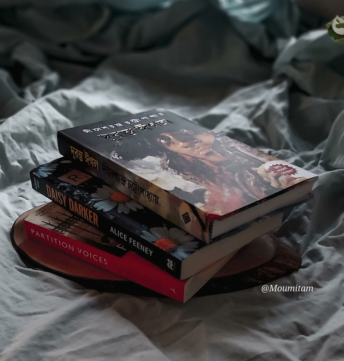 aleafunturned's tweet photo. •• After much hectic days, they find me and I find them !! We are reunited again.
So in between what are you guys reading?? And what's your plan for this long weekend??
@panmacmillan
@BloomsburyIndia
@alicewriterland
#book #BookTwitter #readinginmotherlanguage https://t.co/WUicHIXps0