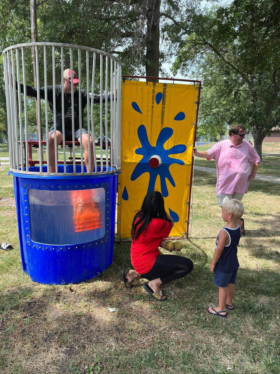 DCWSchoolsFdn's tweet photo. The Foundation had a great time celebrating #ValleyDays this weekend!
Thank you to those who came and supported the dunk tank. And a HUGE thank you to Dr. Kerns, Mr. Knott, Mrs. Giles, Mr. Koile, Mr. Donner, Mrs. Listenberger and Dr. Hinrichs for getting dunked! #DCWestRocks https://t.co/w2nNYzafHn