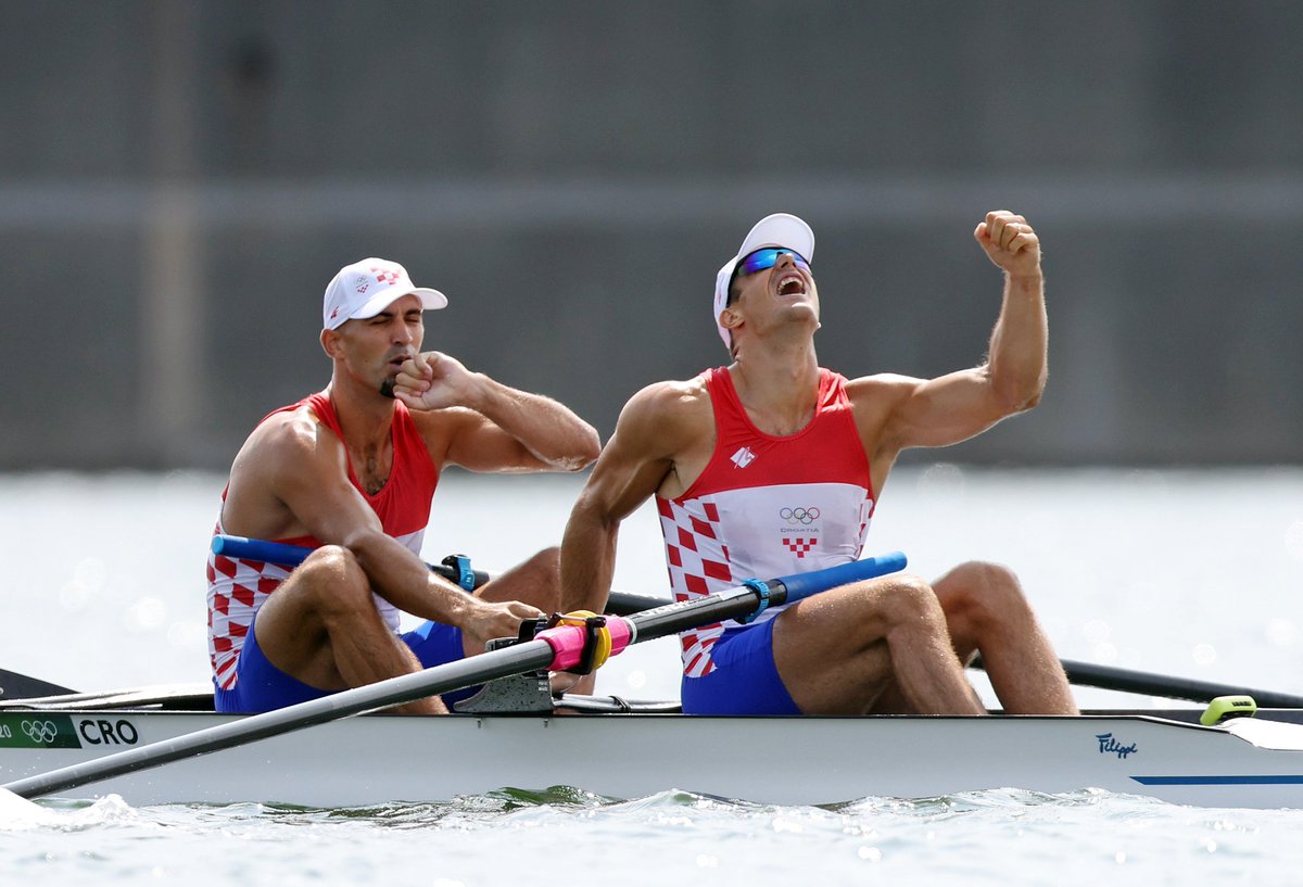 hrv_olimp_odbor's tweet photo. 🚣‍♂️🚣‍♂️ | Trijumfom na veslačkom EP-u u Münchenu, Martin i Valent Sinković vratili su naslov prvaka u dvojcu na pariće! 👏🏻 🏆

Čestitamo @SinkovicBros i treneru Nikoli Braliću na iznova osvojenom europskom naslovu! ❤️ 🤍

📸 Damir Senčar/Hina https://t.co/akV00eYeUd