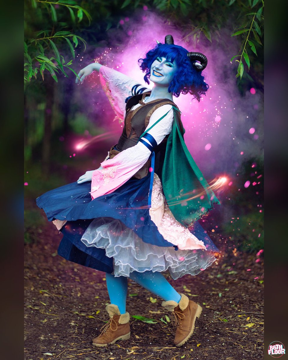 cos_lottie's tweet photo. “You pooping?” 

Jester belongs to the lovely @LauraBaileyVO from the second campaign of @CriticalRole 
📸 by @86thFloor 
#CriticalRole #CriticalRoleCosplay https://t.co/7VLpAUBcHd