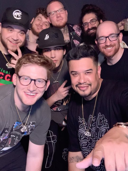 AARONCREATE's tweet photo. Happy #OpTicDay2022 everyone 💚 https://t.co/ZElrtSkLBn