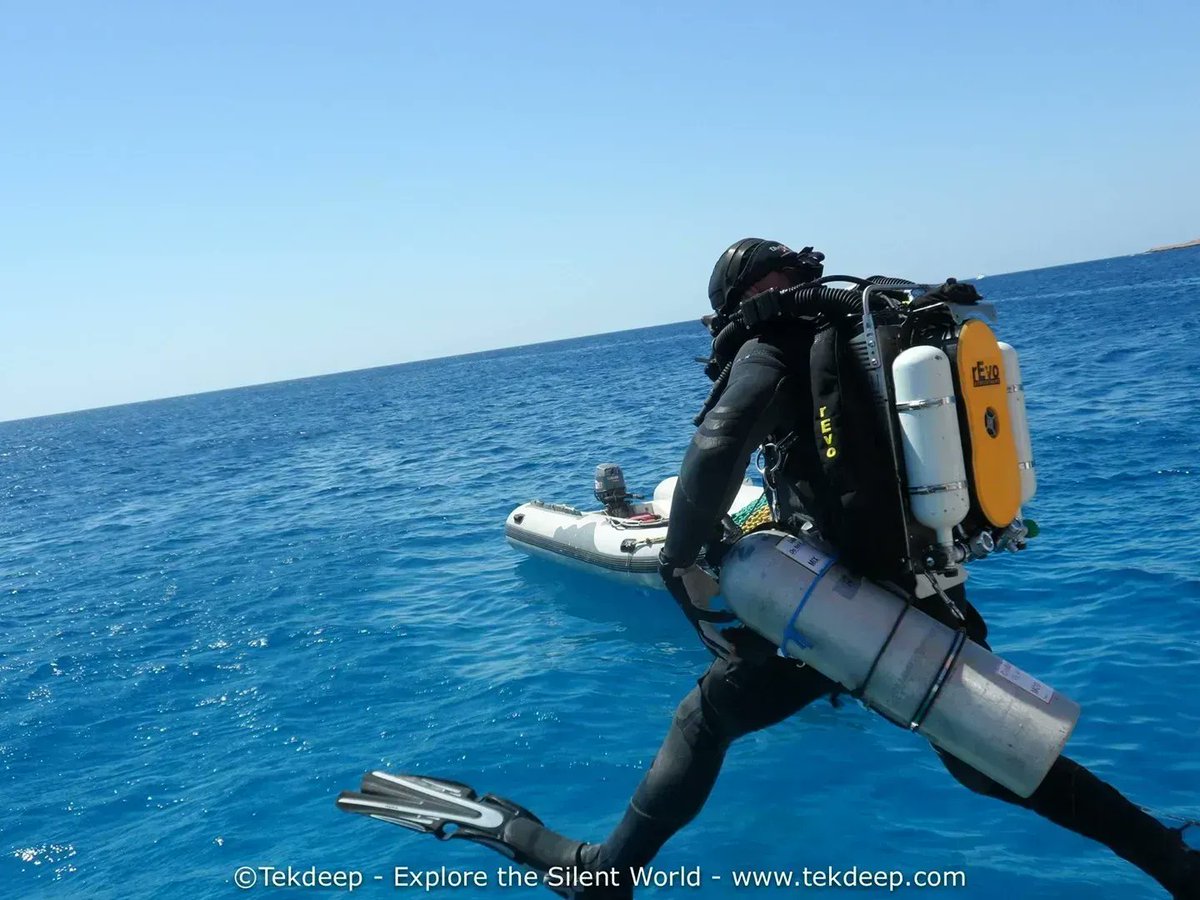 TheScubaNews's tweet photo. Taking the leap with @TekdeepEgypt and @DivewithLegends ⠀

📸 @DiveMedia 

Send us your underwater photos and we will share them with our followers with a credit to you - https://t.co/Ji4zcxtKik
⠀
#scuba #diving #scubadiving #ccr @rEvoRebreathers #rEvoRebreathers https://t.co/z87wMTcPZ2