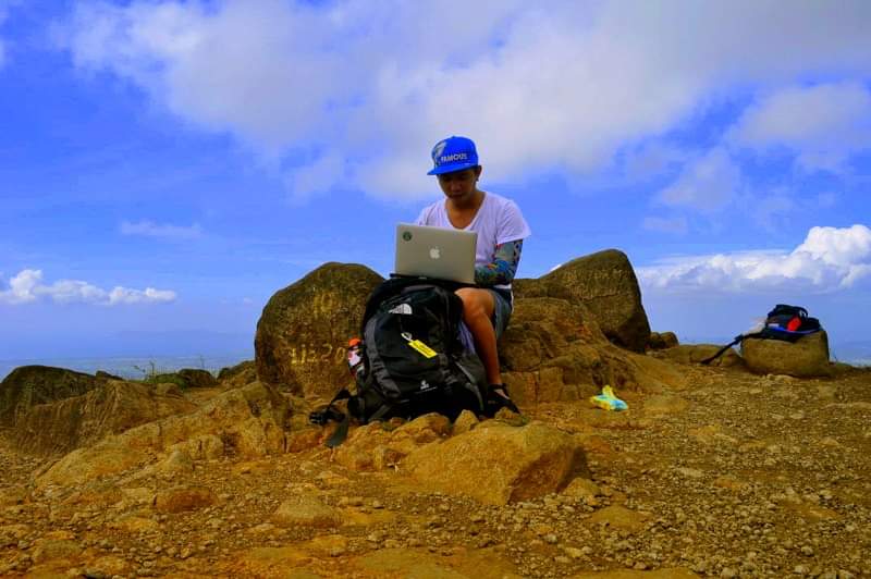 MarvelousGorio's tweet photo. Dear Client, eto na po malapit na matapos yung proposal. Medyo hirap lang ako sa signal dito sa bundok π
#Prutected
#YourGuyfromPru
#ChrisRecommends https://t.co/pxbRMJhzYr
