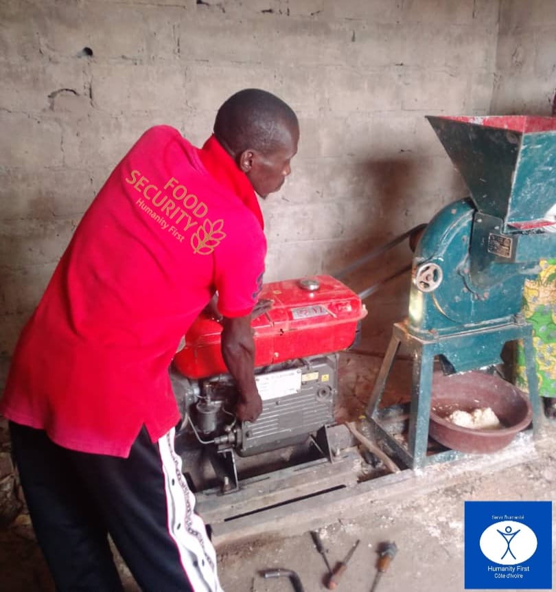 HF_cotedivoire's tweet photo. Aujourd'hui 14 août 2022, #Humanityfirst #Cotedivoire a organisé la cérémonie de mise en mqrche de la #Broyeuse à #Mangorodougou département de #Dabakala, qui viendra en aide à plus de 400 personnes du village.
@PashaQuyyom @HFI1995 @HumanityFirstUK @Gouvci https://t.co/3PEgTTqkyO