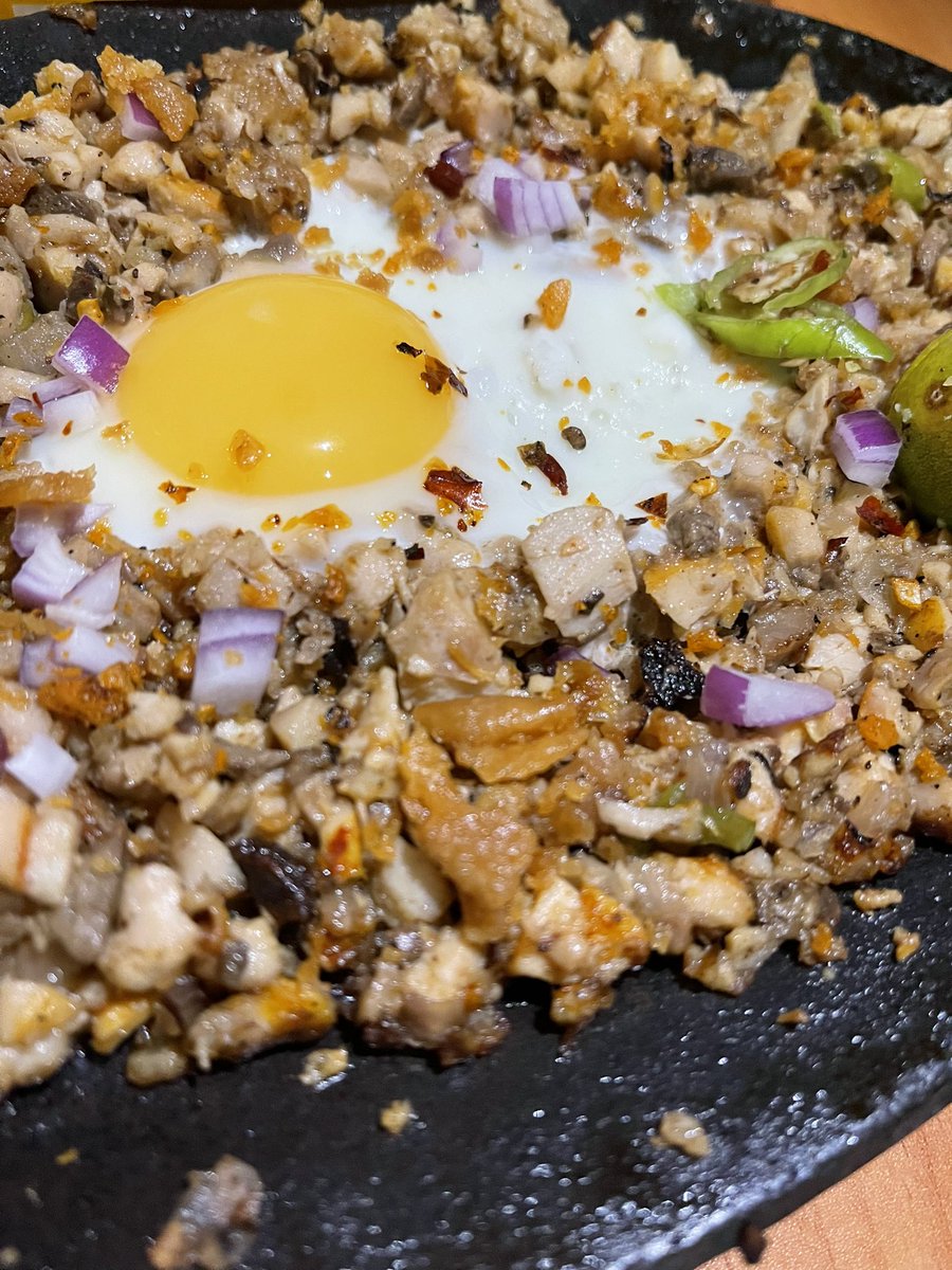 callo_samantha's tweet photo. Share ko lang ang sarap ng Chicken Sisig ng BES House of Chicken😋

#ChickenSisig #BESHouseofChicken #ExtraRice https://t.co/u3IjOxrYix