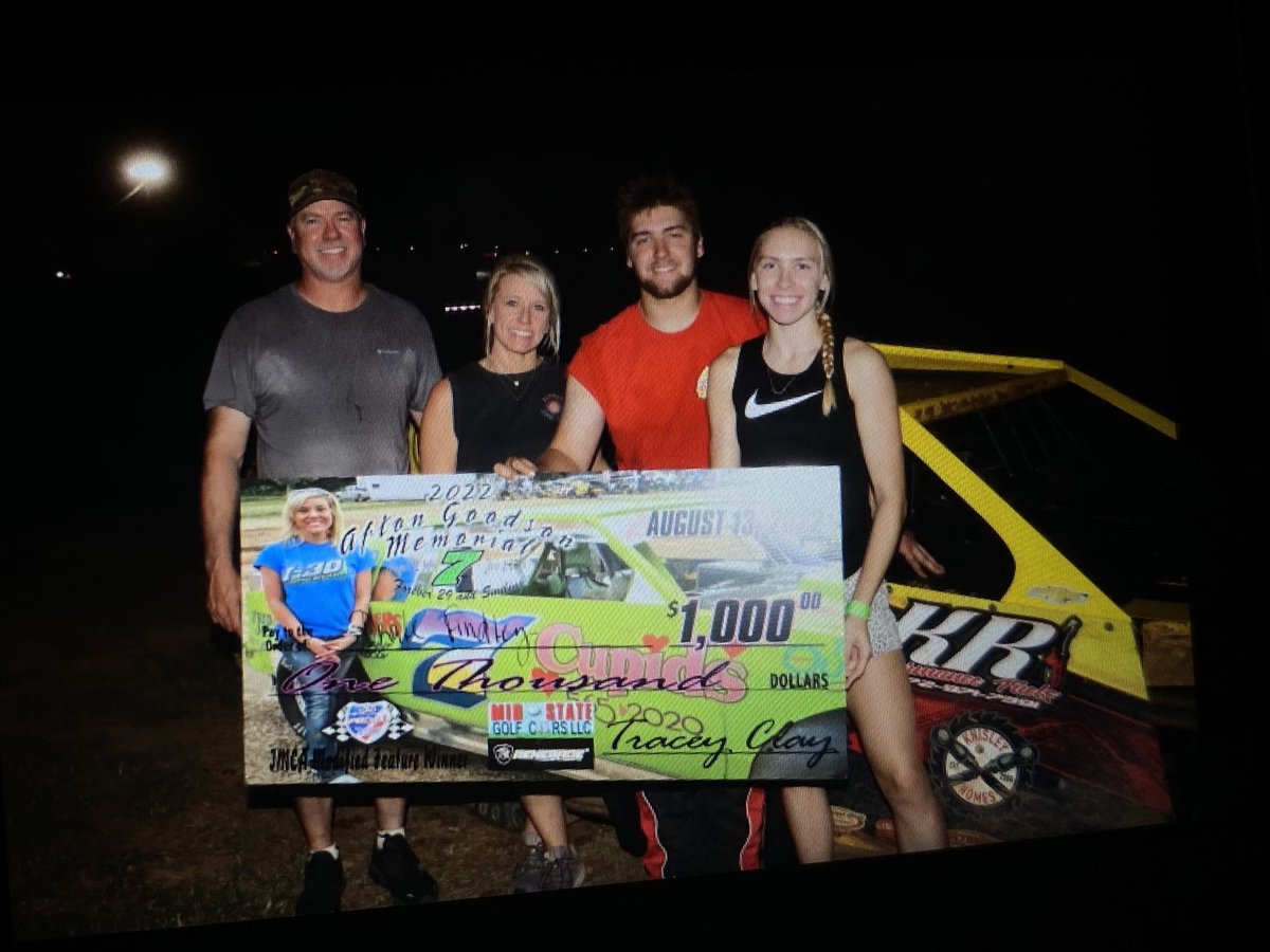 FEATURE WIN!!🏁 Drake brought home the Afton Memorial check at I-30 Speedway last night!  Proud of him and the team! 🏁💚 
<a href="/drakefindley17/">Drake Findley</a> <a href="/FindleyBrilynn/">brilynn findley</a> <a href="/rockcitykicks/">Rock City Kicks</a>