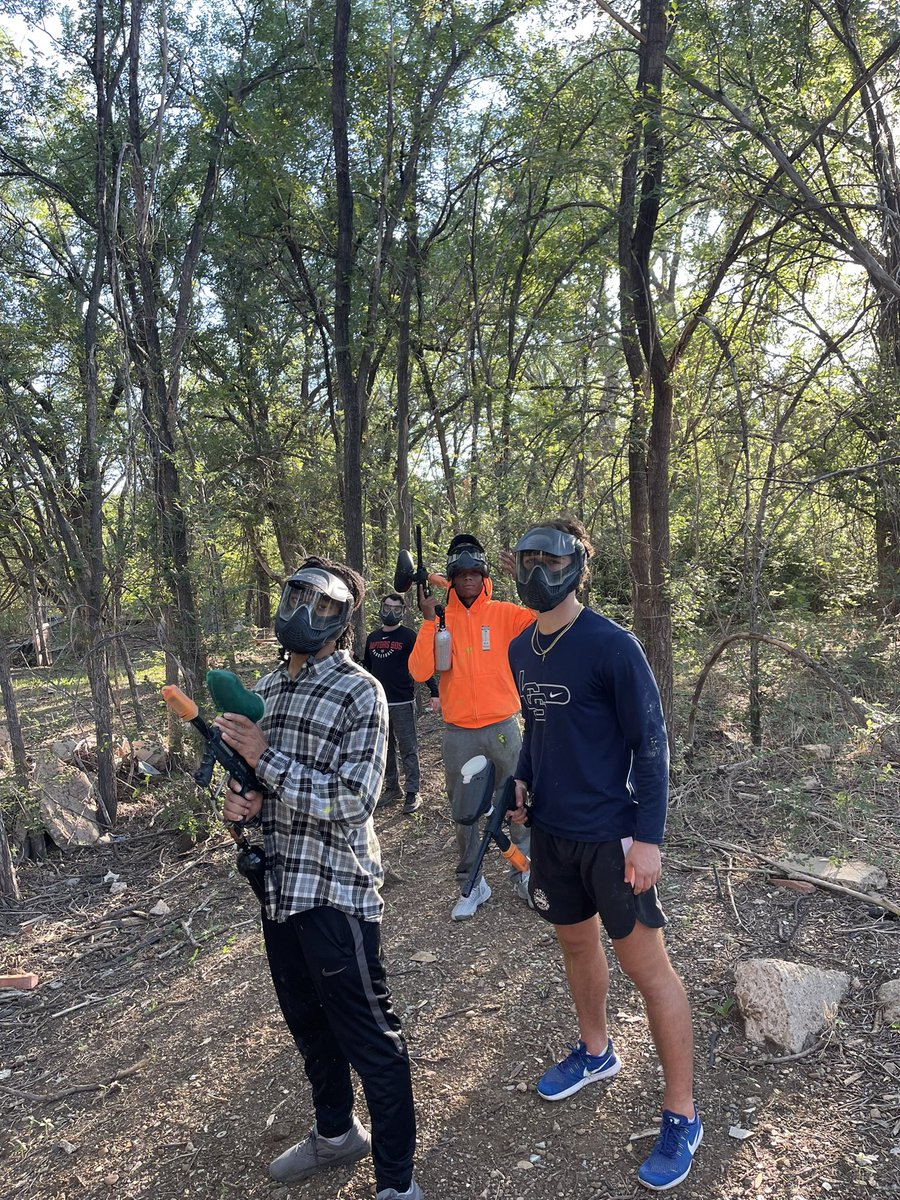 enmubasketball's tweet photo. What better place to show your new teammate you have his back than on the battlefield?! Paintball with the squad was a blast! #GrittyGreyhounds #runhounds https://t.co/jAFdOUSfPJ