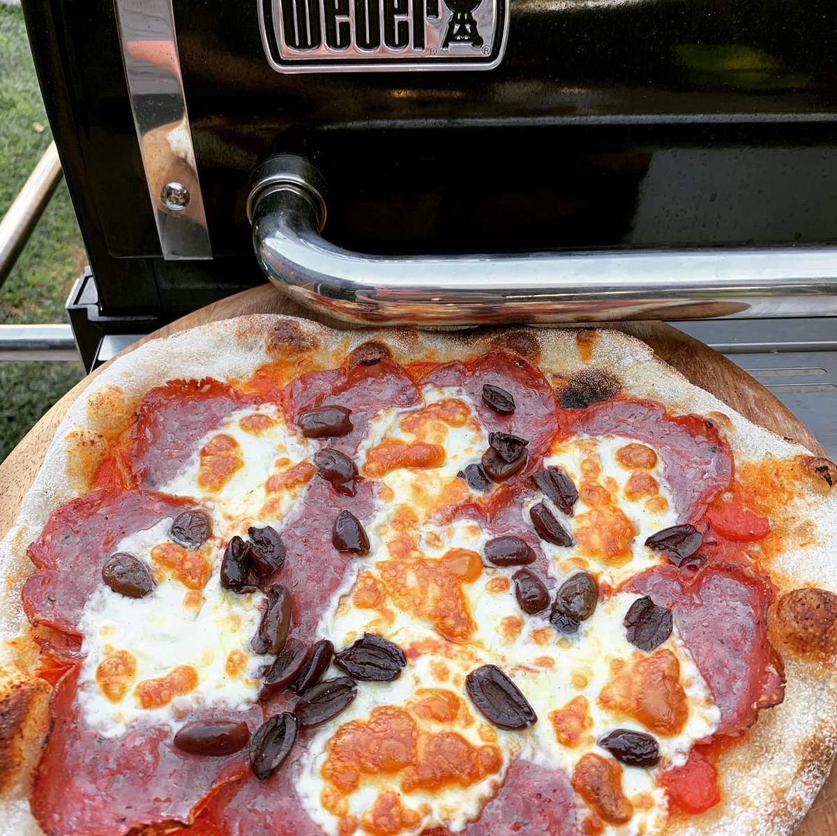 Pizza Sundays have never looked this good. 

📸: @backyardcookups