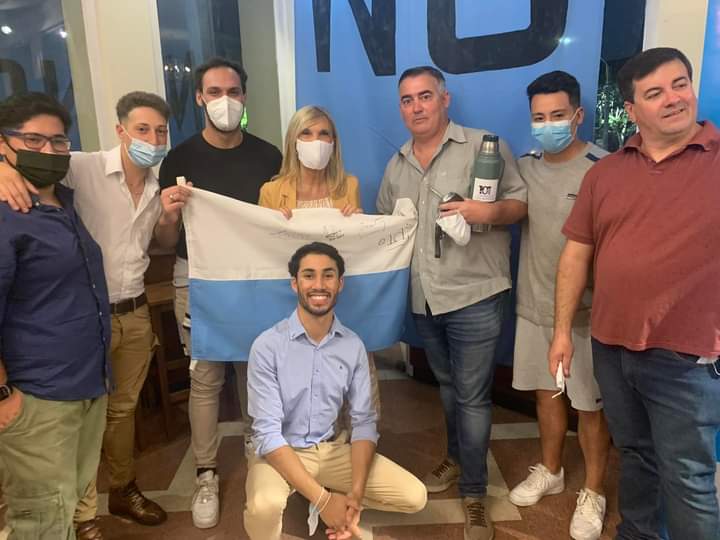 BaezDolci's tweet photo. Felicidades a nuestra Vicepresidenta Beatriz Argimon gran ser humano con valores y mirando con una visión constructiva acompañando con su empatia y calidez que la caracteriza. Le mandamos un fuerte abrazo apretado. @Lista101DR @daniel101lp https://t.co/tn1PiEoTEW