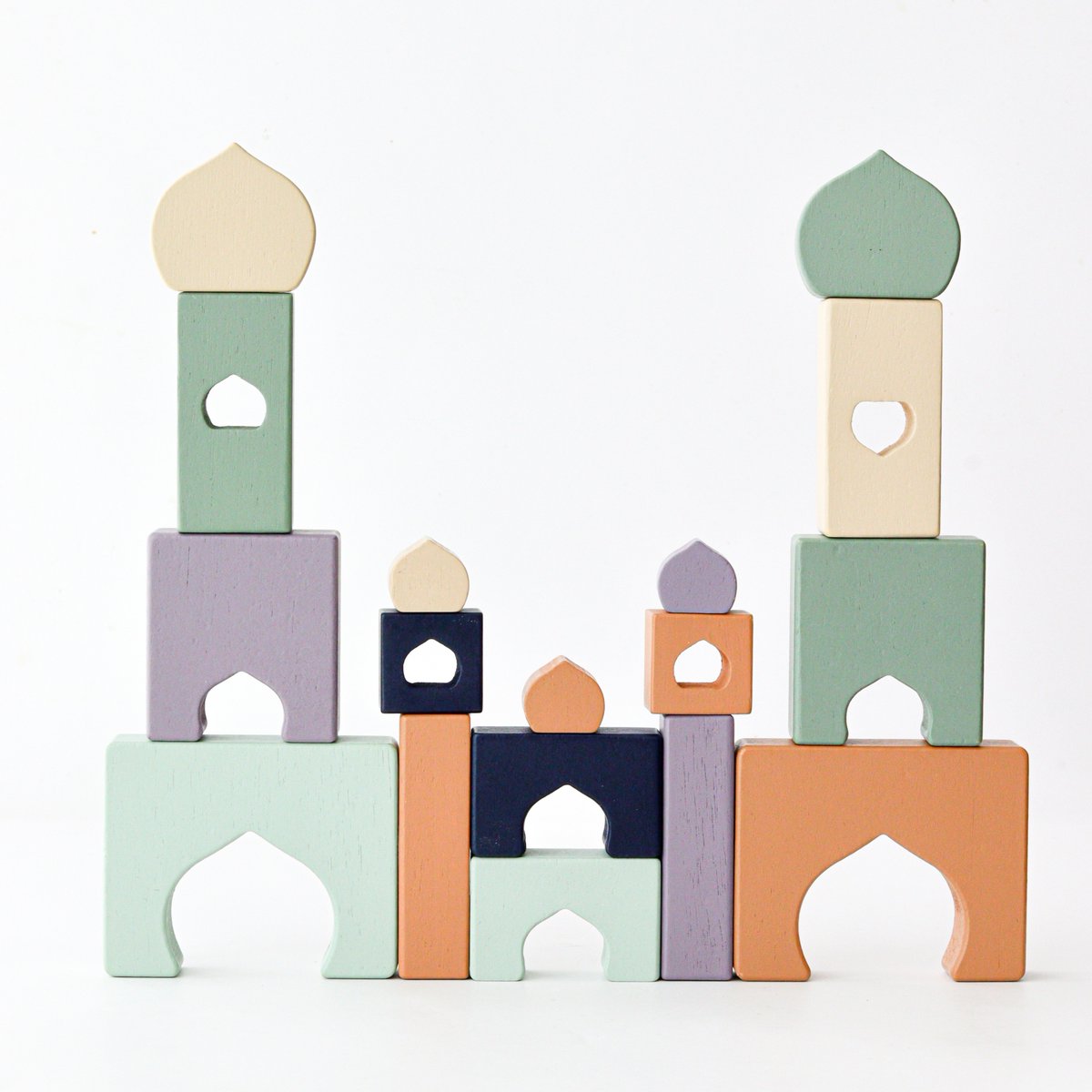 🕌 Masjid Wooden Blocks... stack them high or low its a staple in children pile of toys. Comes with a drawstring bag and beautiful packaging 😍 perfect for gifting.

#lilaandtiny #masjidblocks #masjid #islamictoys #muslimtoys #islamicart #muslimkids

👉🏾 l8r.it/JuCT