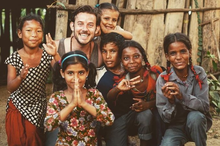 FenyaSol_iss's tweet photo. How different this planet would be if we all put into practice the love with which we have been blessed. Loving and being loved makes all the difference 💞

Have a nice sunday. Take care... and.. love 🙏 💗

#EvanmWilliams 
#Versaillesfam
#buildon
#Onlylove
#lovingout https://t.co/cpRVBTSzVs