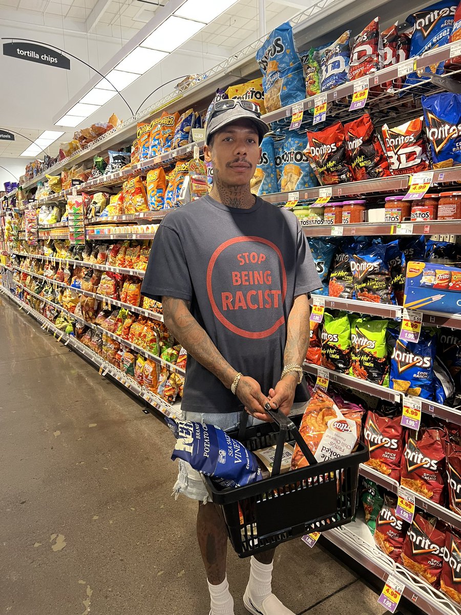 Boo Johnson tweet media