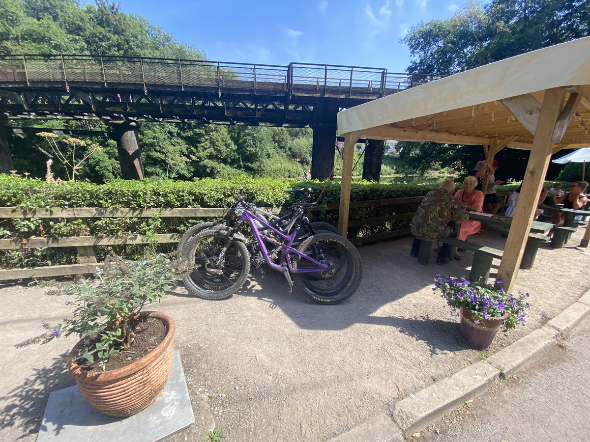 P_HEDGEHOG's tweet photo. Birthday ride. Totally failed to take pics of the amazing trails only 30 mins drive from our doorstep.
Definitely needed a few recovery drinks :) Good route that @singletrackmag - we added a few extras as well.
#mtb #wye #birthdayride https://t.co/hTRlkD9lZT