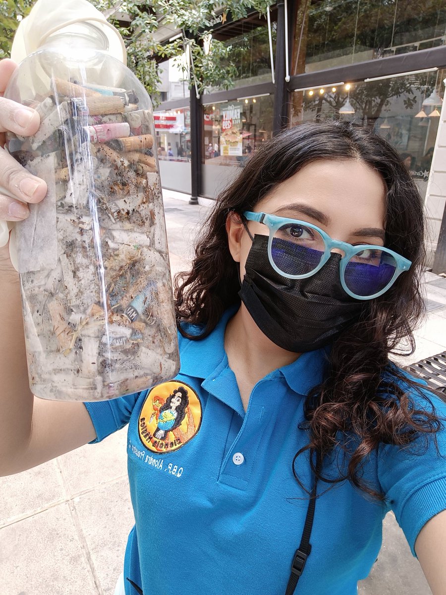 MagicaCiencia's tweet photo. No es mi basura, pero es mi planeta. Hoy empezamos a recoger colillas de cigarro en las calles del centro de Monterrey.

A seguir trabajando, que el planeta Tierra hay que cuidarlo todos los días. 🌍💚

Todas las colillas serán enviadas a @ecofilterMexico para su reciclaje ♻️ https://t.co/E8nKrscnEW
