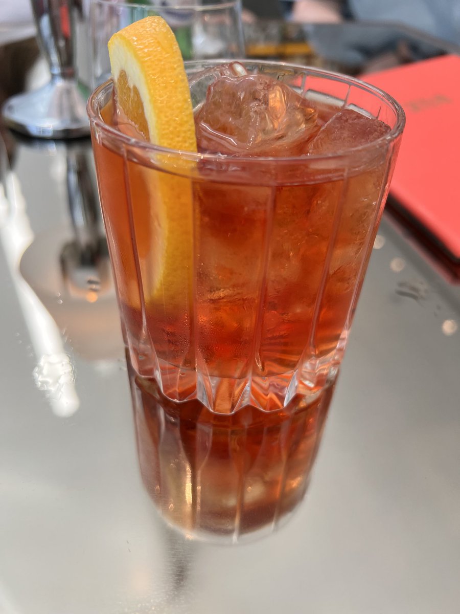 lampidicsparrow's tweet photo. Truffle Negroni 😀 https://t.co/1xkMImlXcI