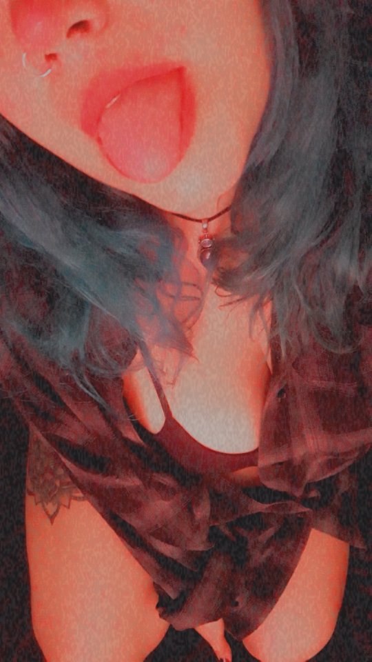 bluefairynymph's tweet photo. Mmm hello everyone hows your day going #nsfw #squish #thicc https://t.co/bHPsG1UdX6