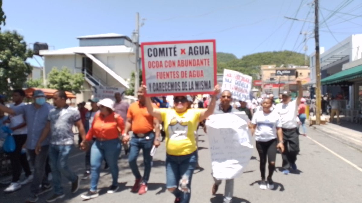 CarolinaGarDLS's tweet photo. Hoy #OcoaMarcha para que las autoridades cumplan las promesas que tanto se mofaban en campaña ya que llevan 2 años y no han hecho nada en ese pueblo tan productivo para el pais y tampoco en otros lugares del pais. #PrmMiente #EstoNoLoAguantaNadie https://t.co/a9y2UlRFJ9