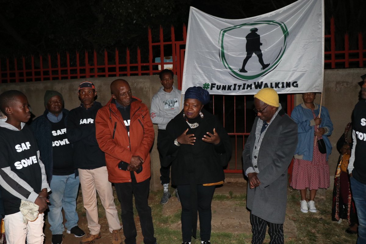funk_im's tweet photo. Nourishment for the mind body and soul. #FirstThursdayNightWalk with #FunkItImWalking is always #EducationForLiberation and #WomensMonth with @BWEF_SA CEO Sibongile Mkhabela reminded us that we are who we have been waiting for. cc: @WeUpRisingMove @june16YDF 📸 Hip-Hop 411 https://t.co/uxd3MXXe0z