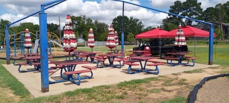 Last minute details are being checked off the list for our TEAM tomorrow! 

Umbrellas and tents have been set up by Mr. Smiley to make sure everyone has some shade at recess while we wait on our cover to come in. Just one more sleep Rangers!