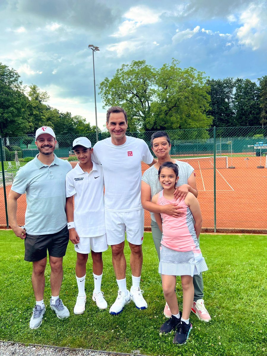 AceZizou's tweet photo. La Familia and Mr. Federer 😊 https://t.co/01DsQs0NQO