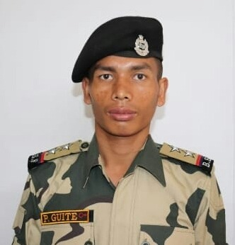 BSF_India's tweet photo. On Independence Day 2022, SI(GD) Paotinsat Guite &amp; Ct (GD) Sudip Sarkar of @BSF_India awarded Kirti Chakra (Posthumously) for displaying conspicuous gallantry, selflessness &amp; intrepidity at the risk of their lives above &amp; beyond the call of duty in the highest traditions of BSF. https://t.co/XVVmpXBsIe