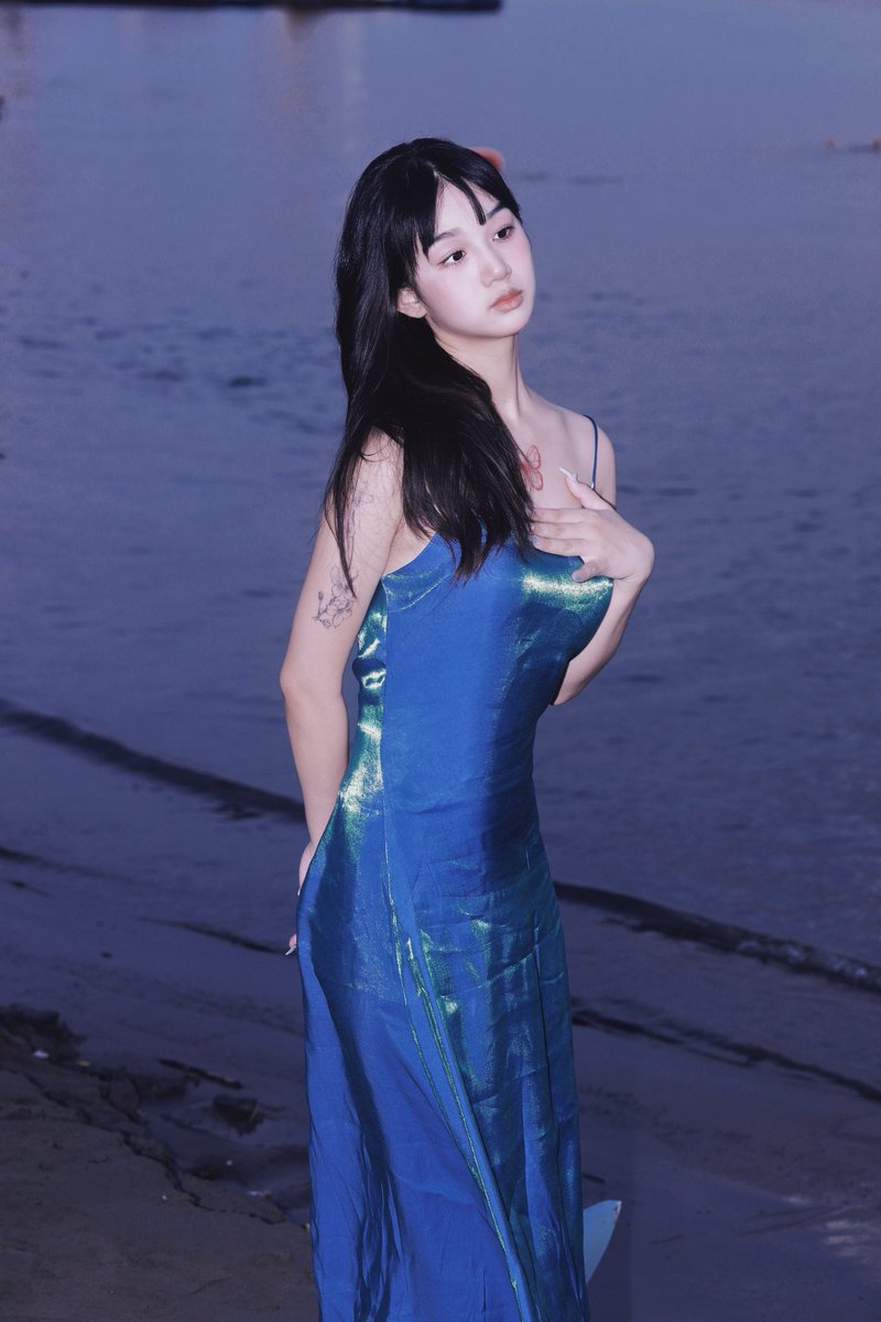 Bmsen2's tweet photo. #约拍 #摄影 #私房 #人体 #大尺度 #模特 #写真 #性感 #臀部  #人体模特 #反差 #美女 蓝 https://t.co/NtJYVbdKAR