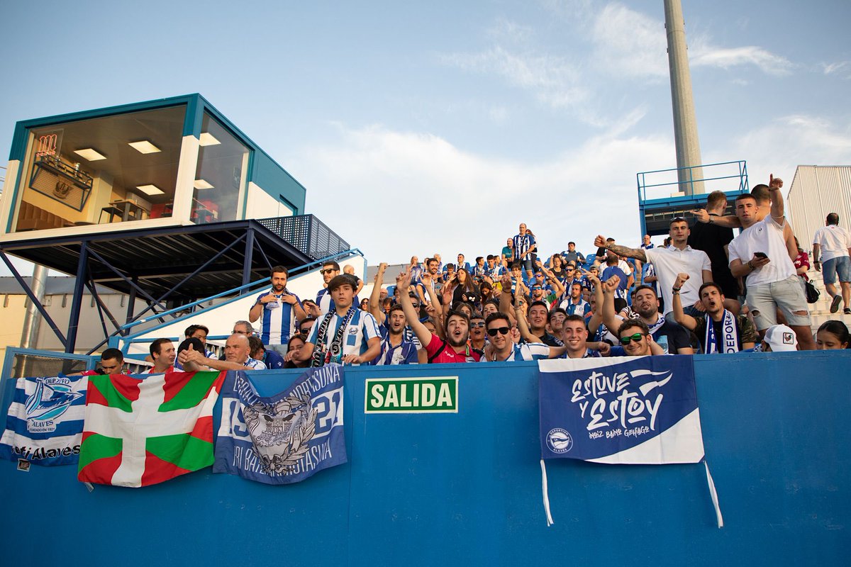 Primera victoria fuera de casa .
Importante empezar de esta manera,
con ganas de seguir mejorando ⚽️🔵⚪️ 
Gracias a todos por el apoyo ! 👏🏻