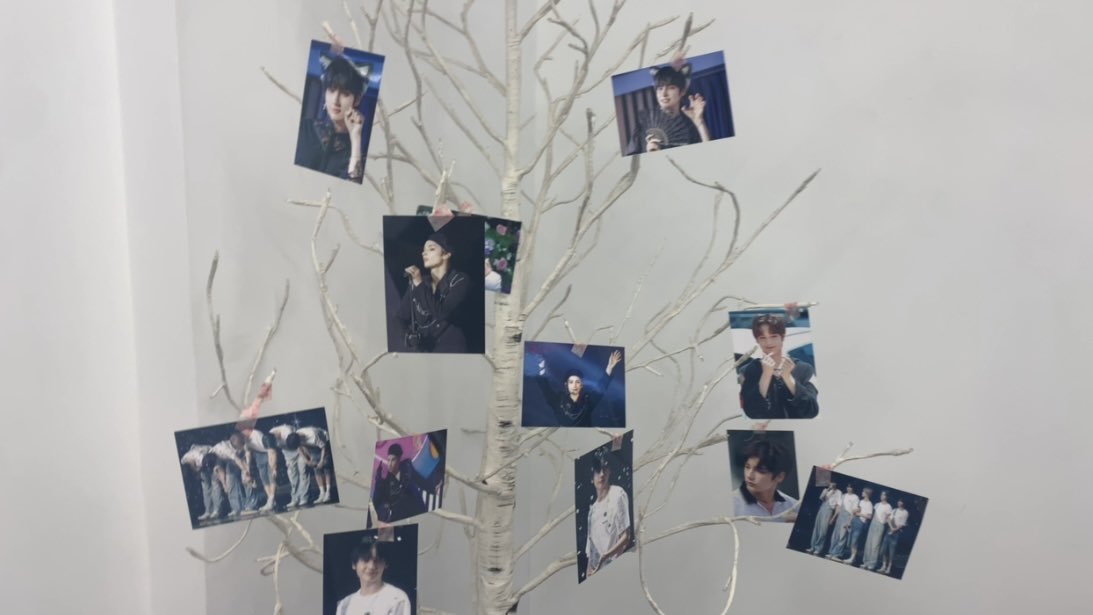 soup_ppp0's tweet photo. 말해뭐해.. 믿고 보는 휴냥이가 도배되어있는데 안 이쁠 수가 😭
전시회가 미쳐씀!! 럭드도 구성 완전 알차고 하나같이 사랑스러웠다 ᰔ

📍 브라운시티 본점
#Our_summer_night_HK 
#여름밤의_기억_휴닝카이 https://t.co/J7obaq53ga