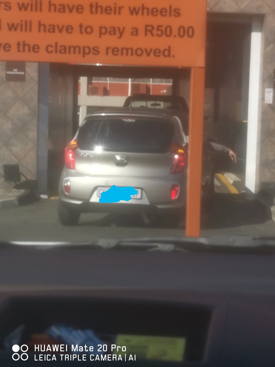 DeejaySpliff's tweet photo. @Collen_KM I was minding my business @chickenlicken than I saw this big powerful Picanto and I entered into groupie mode thinking here's Collen the humble celeb. https://t.co/v1WjE1waNo